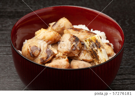 地鶏の炭火焼き丼 57276181