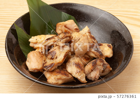 地鶏の炭火焼き 57276361