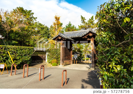 金地院の高麗門 57278756