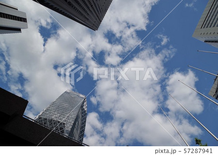 新宿の空5 57287941