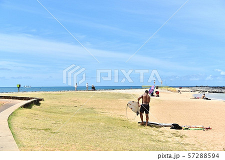 ハワイの休日 57288594