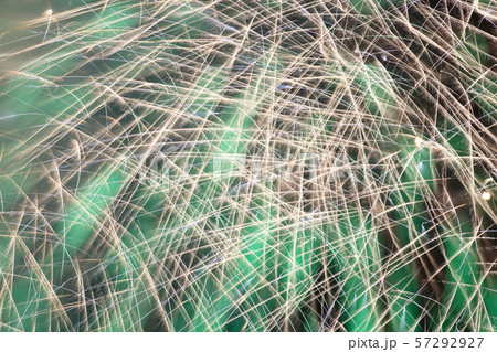 打ち上げ花火のカラフルなイメージ 打ち上げ花火のカラフルなイメージ 57292927