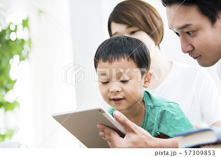家族　タブレット 57309853