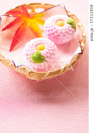 秋彼岸の打ち菓子 57312856