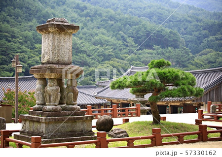 韓国 華厳寺 石塔 57330162