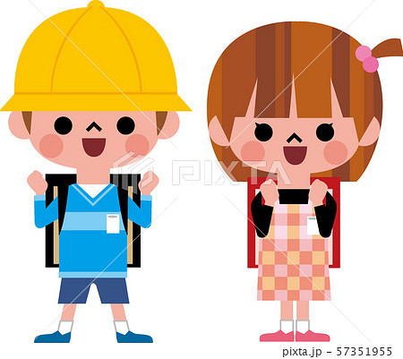 ガッツポーズする小学生 57351955