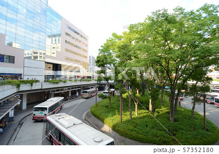 川崎市麻生区 小田急線 新百合ケ丘駅前ロータリー 川崎市麻生区 小田急線 新百合ケ丘駅前ロータリー 57352180