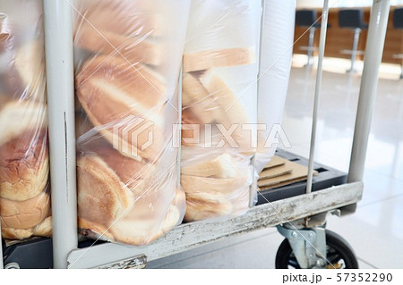 食品ロス　パン 57352290