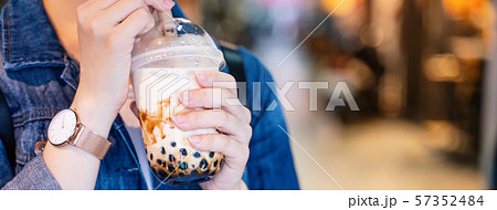 タピオカミルクティー 台湾 飲み物 タピオカ 57352484