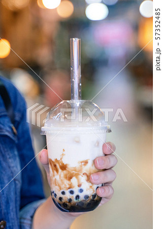 タピオカミルクティー 台湾 飲み物 タピオカ 57352485