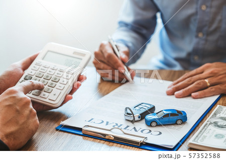 Sale agent deal to agreement successful car loan Sale agent deal to agreement successful car loan 57352588