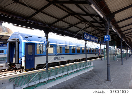 チェコ　チェスケー・ブジェヨビツェ駅 57354659