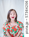 女の子 上半身 子供 57364206