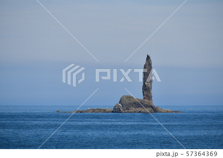北海道余市町で積丹ブルーの海とろうそく岩の風景を撮影 北海道余市町で積丹ブルーの海とろうそく岩の風景を撮影 57364369