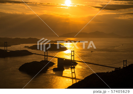 《愛媛県》来島海峡の夕景・亀老山展望台 《愛媛県》来島海峡の夕景・亀老山展望台 57405629