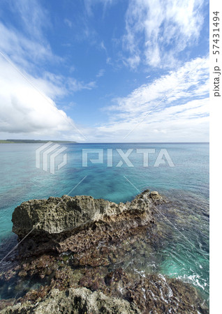 ニューカレドニア ロイヤルティ諸島 マレ島 ノード湾の写真素材