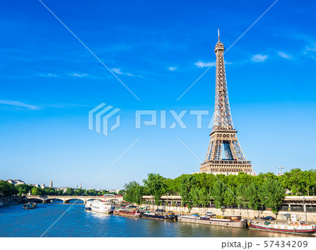 世界遺産　パリのセーヌ河岸　エッフェル塔 57434209