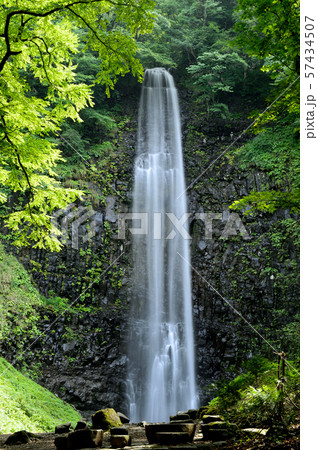 玉簾の滝　山形県 57434507