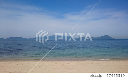 砂浜と青い海 砂浜と青い海 57435519