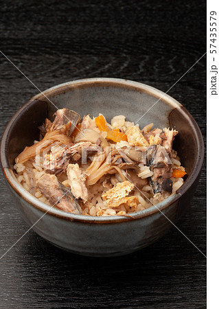 鯖の水煮缶を使った炊き込みご飯 57435579