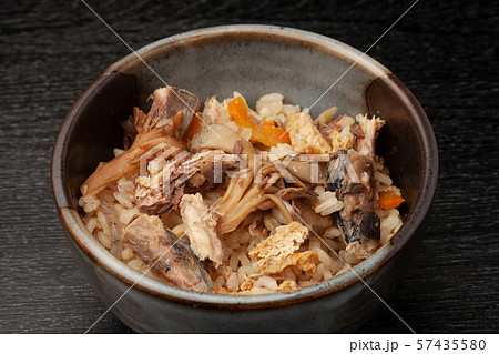 鯖の水煮缶を使った炊き込みご飯 鯖の水煮缶を使った炊き込みご飯 57435580