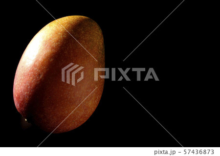 完熟マンゴー 57436873