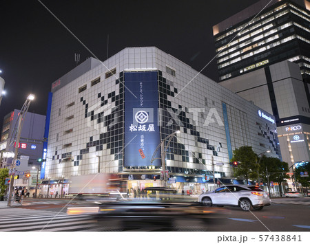 日本の東京都市景観 上野広小路の交差点などを望む(夜景) 日本の東京都市景観 上野広小路の交差点などを望む(夜景) 57438841