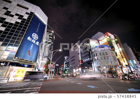 日本の東京都市景観 上野広小路の交差点などを望む(夜景) 日本の東京都市景観 上野広小路の交差点などを望む(夜景) 57438845