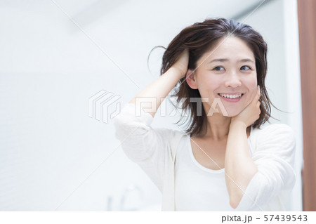 a thirty-something woman a thirty-something woman 57439543