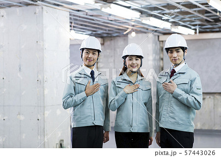 建設現場　不動産　建築　建設　建築士 57443026