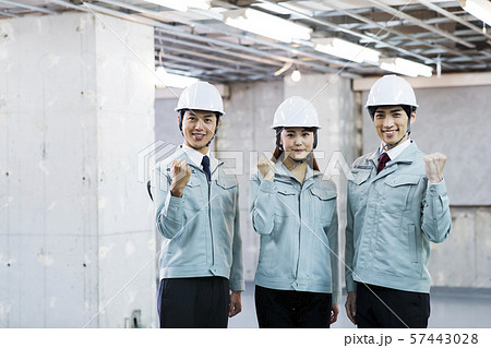 建設現場　不動産　建築　建設　建築士 57443028