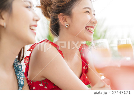 女性 ライフスタイル リゾート 女性 ライフスタイル リゾート 57447171