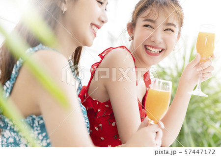 女性 ライフスタイル リゾート 女性 ライフスタイル リゾート 57447172