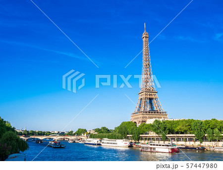 世界遺産　パリのセーヌ河岸　エッフェル塔 57447980