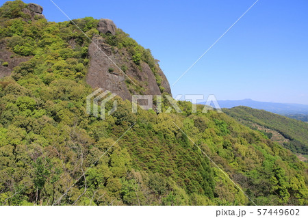 岩山 57449602