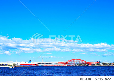 神戸市　都市風景　ポートアイランドの風景 57451022