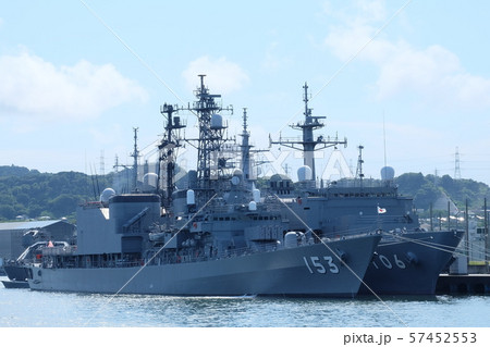 護衛艦ゆうぎりと海洋観測艦しょうなん 護衛艦ゆうぎりと海洋観測艦しょうなん 57452553