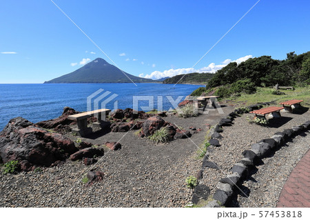 長崎鼻から見る川尻海岸と開聞岳 57453818