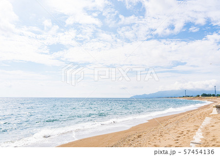 北海道の夏の海 木古内 みそぎ浜の風景 57454136