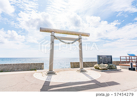 北海道の夏の海 木古内 みそぎ浜の風景 57454279