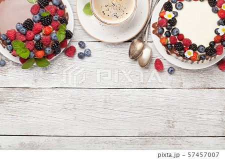 Chocolate cakes with berries Chocolate cakes with berries 57457007