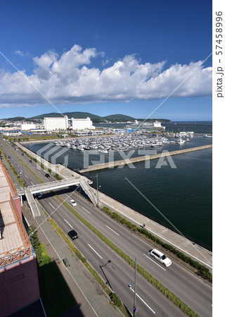 北海道小樽市のベイエリアの風景を撮影 北海道小樽市のベイエリアの風景を撮影 57458996