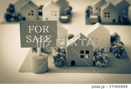 FOR SALE 不動産 売却 物件 住宅街 FOR SALE 不動産 売却 物件 住宅街 57460886