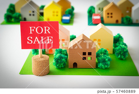 FOR SALE　不動産　売却　物件　住宅街 57460889
