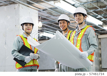 建設現場 不動産 建築 建設 建築士 ビジネス 設計の写真素材