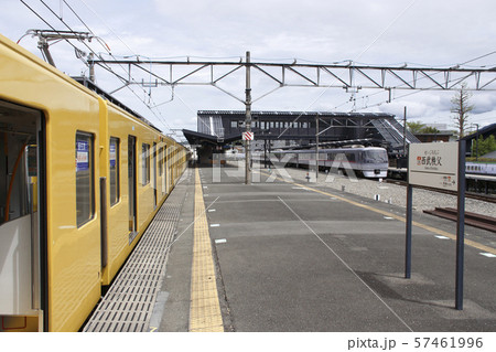 西武秩父駅に停車中の2000系電車 57461996
