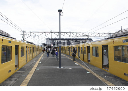 西武秩父駅に停車中の2000系電車 西武秩父駅に停車中の2000系電車 57462000