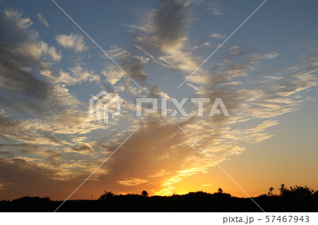 秋の夕焼雲 秋の夕焼雲 57467943