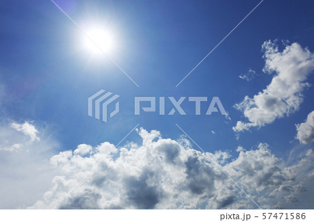 爽やかな秋空 57471586