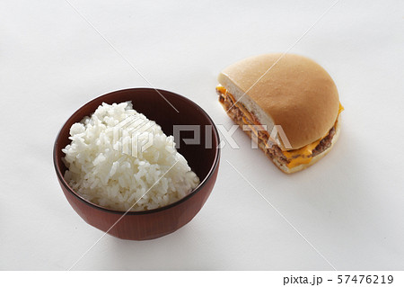 炭水化物の摂取量を少し減らしてダイエットする 57476219